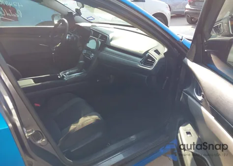 2016 Honda Civic Lx z USA, uszkodzony, nr VIN 19XFC2F53GE026433